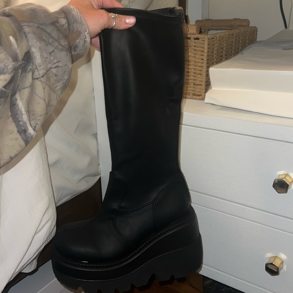 NEW! Demonia Shaker 65 Black Platform Boots - Picture 3 of 4